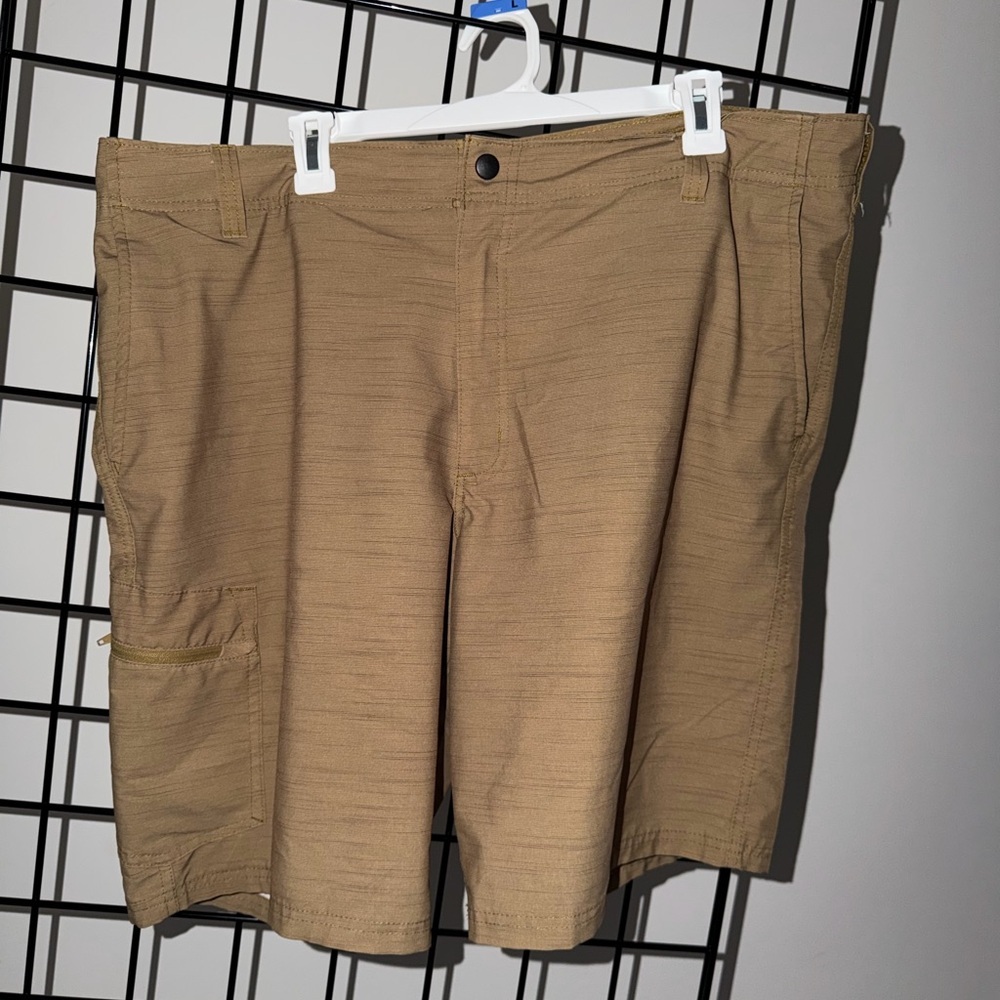 Lee Men's Tan Cargo Shorts